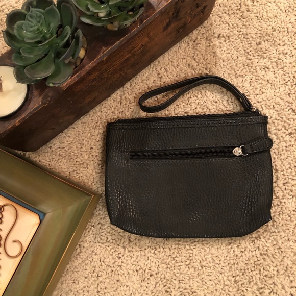 Handbags - (3 for $12) Black wristlet clutch